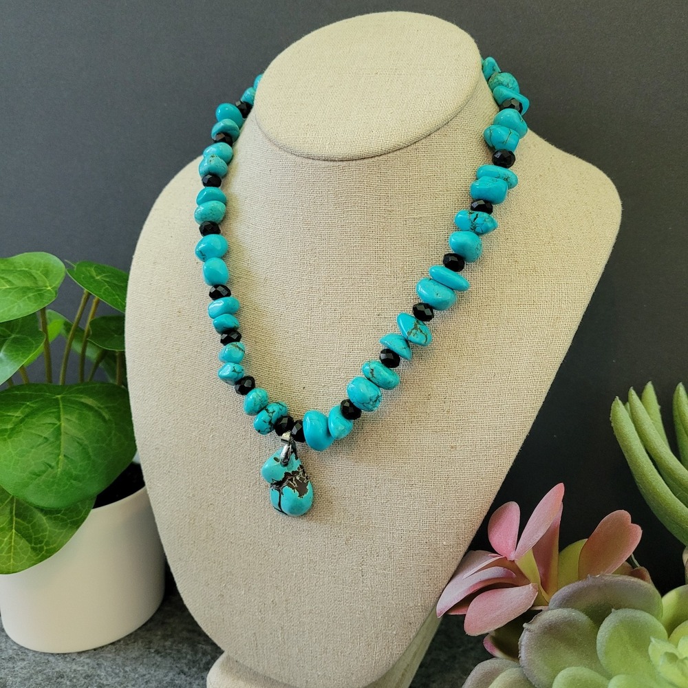 18K GP Turquoise Color Stone Pendant Necklace Boho Southwestern Black Beads 16"